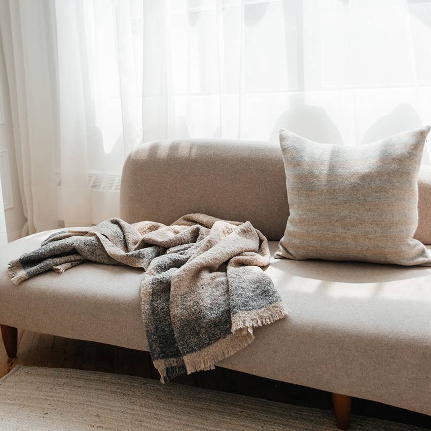 Whitehorse Throw