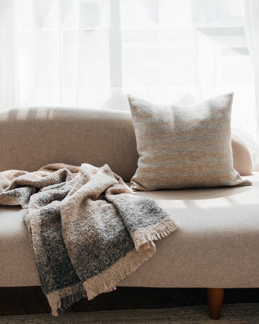 Whitehorse Throw