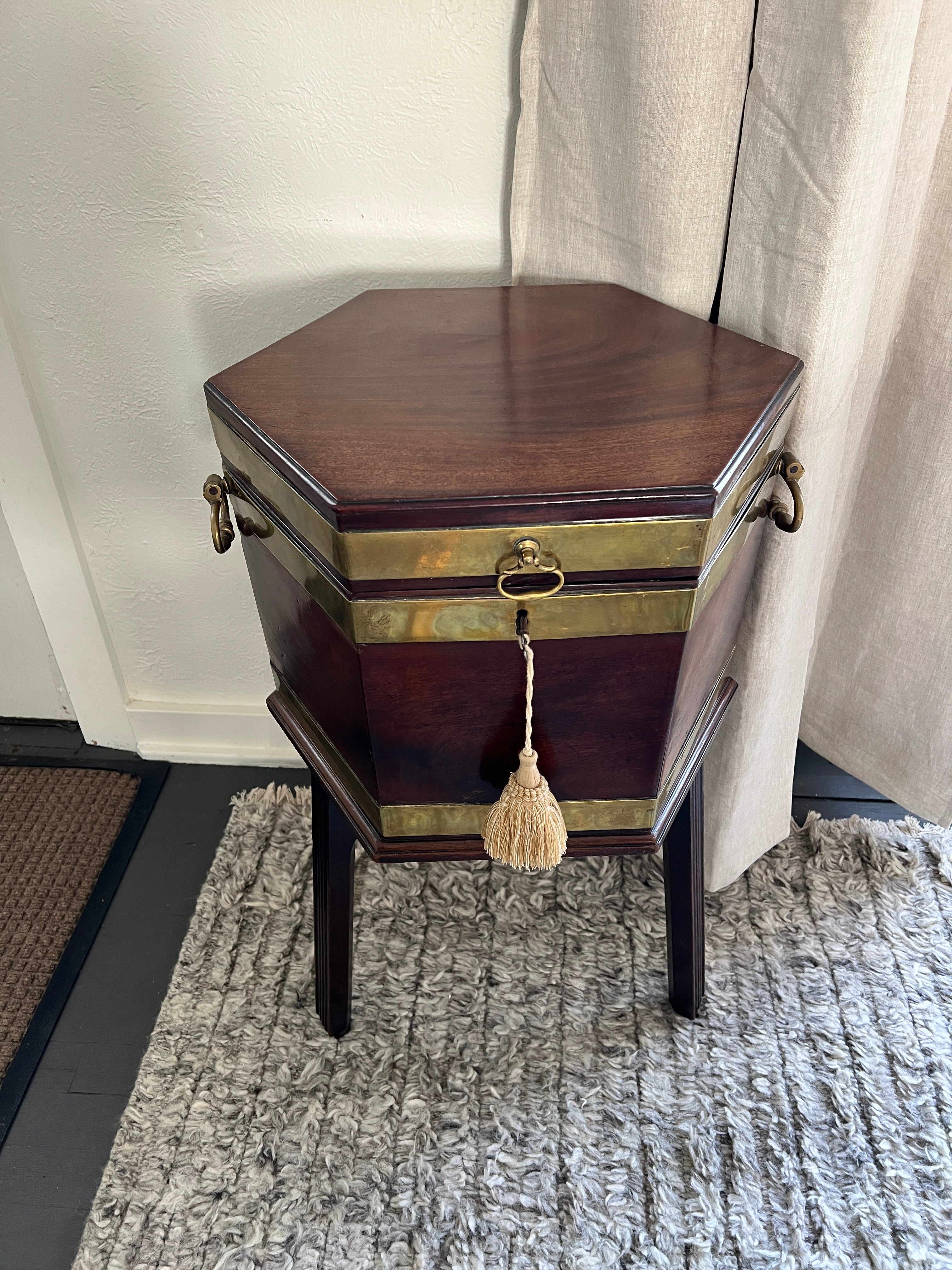 George III Cellarette