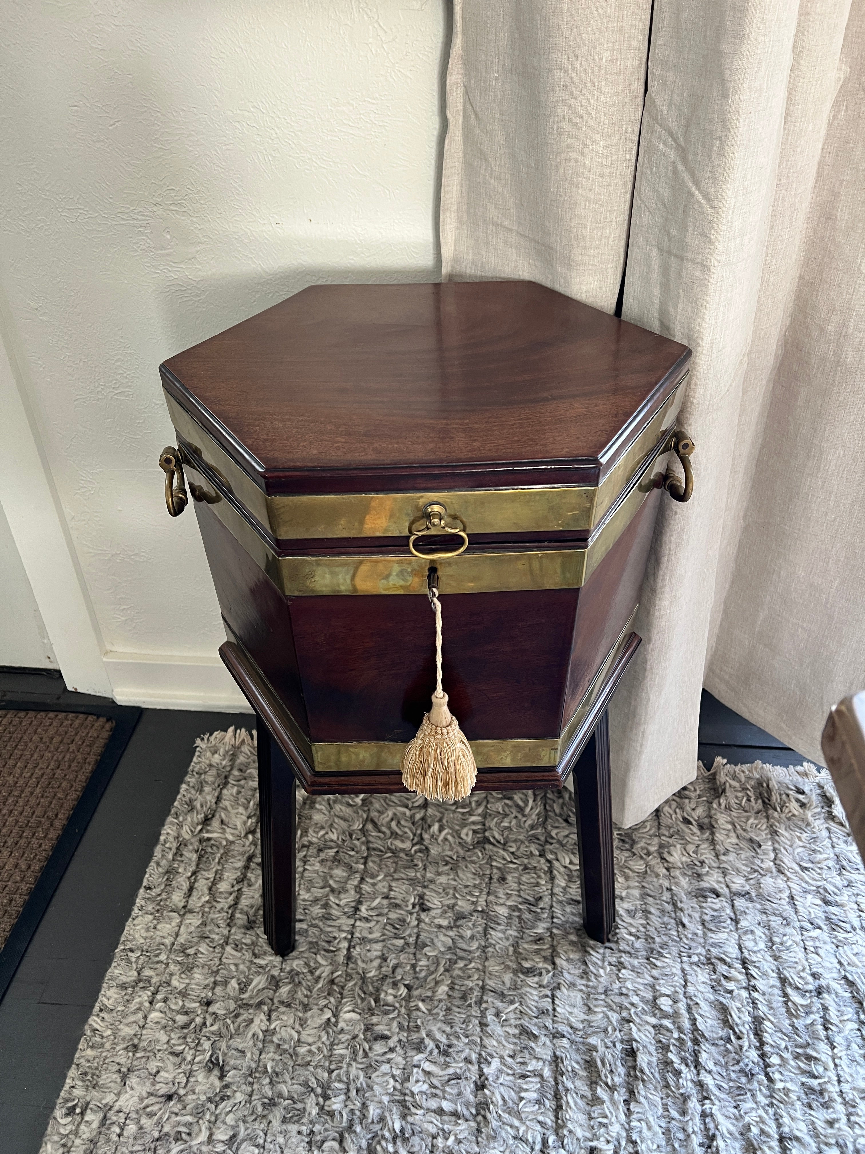 George III Cellarette