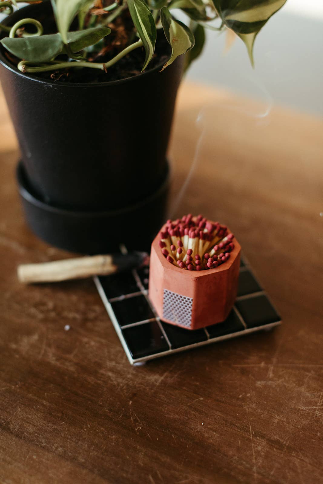 Concrete Match Holder – Modern Design with 2-Inch Safety Matches: All Black