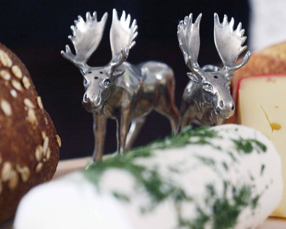 Moose Salt &amp; Pepper Set