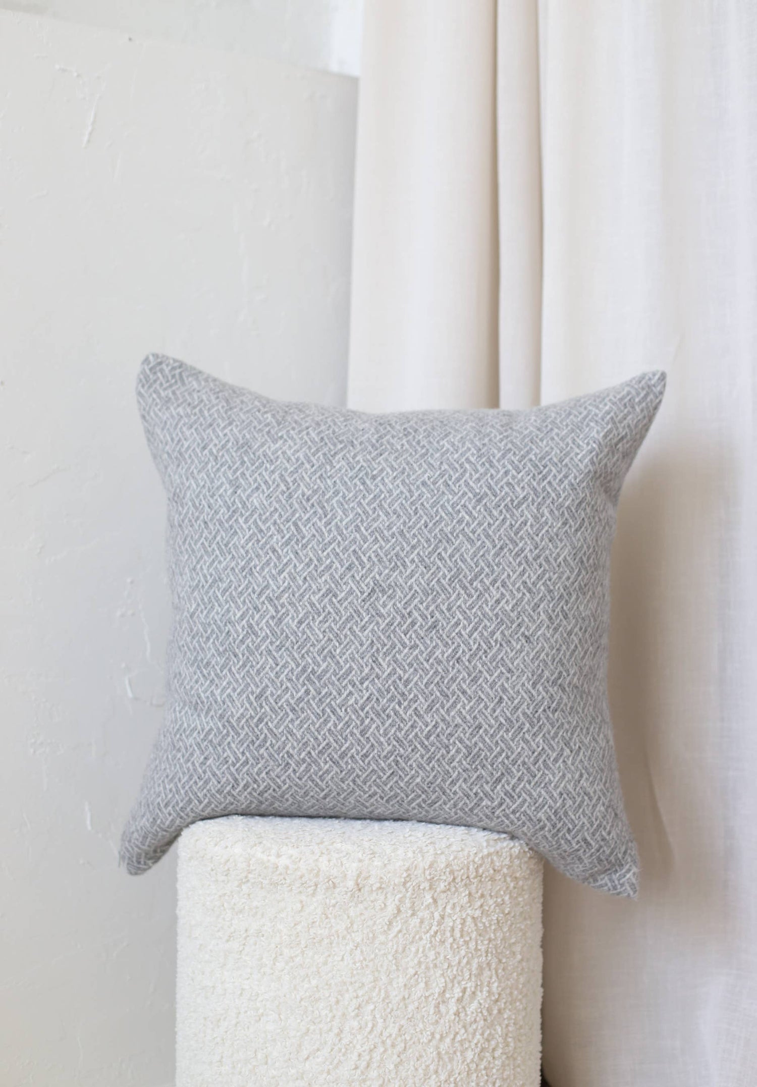 Oxford Alpaca Pillow
