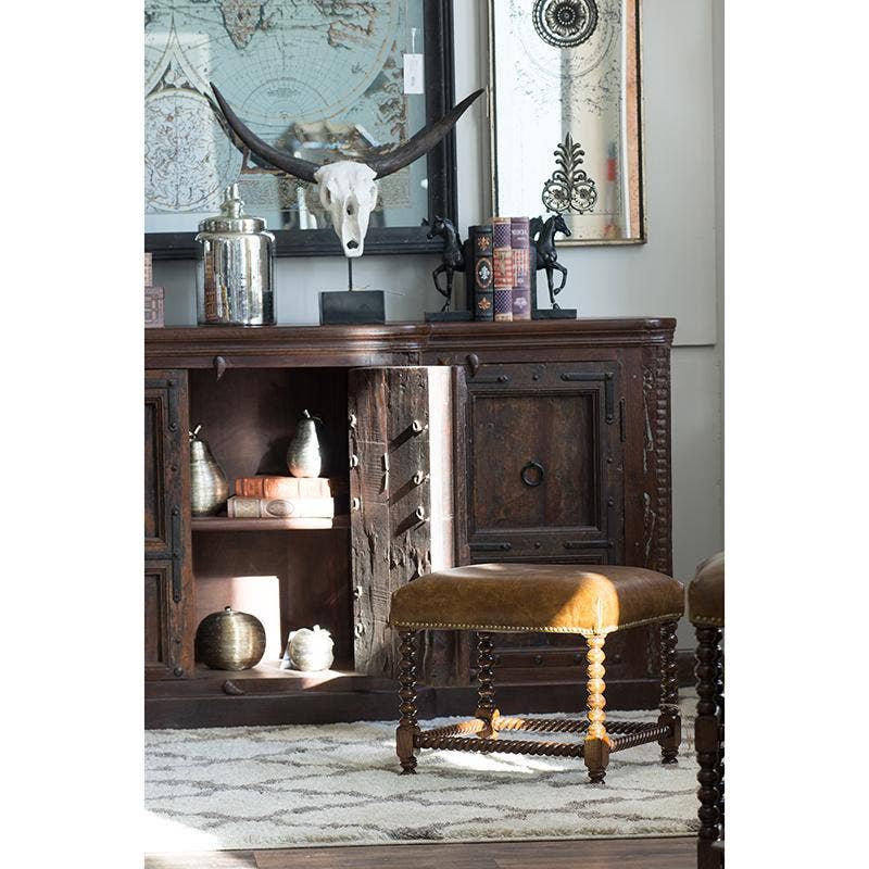 Resin Cow Skull Table Décor on Stand