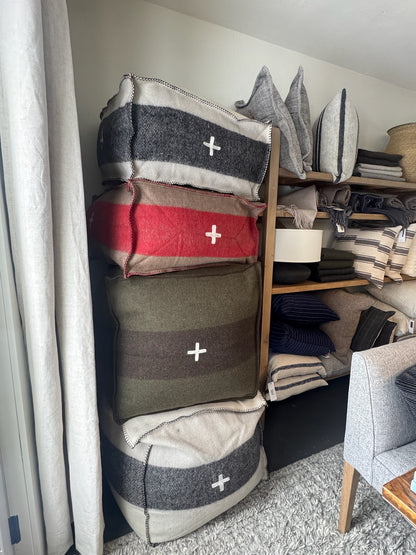 Swiss Army Pouf - Green Short